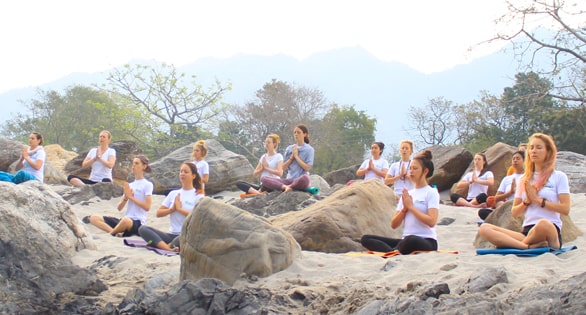 BRING OUT THE INNER ‘YOU’ WITH A REVIVIFYING YOGA COURSE BRING OUT THE INNER ‘YOU’ WITH A REVIVIFYING YOGA COURSE