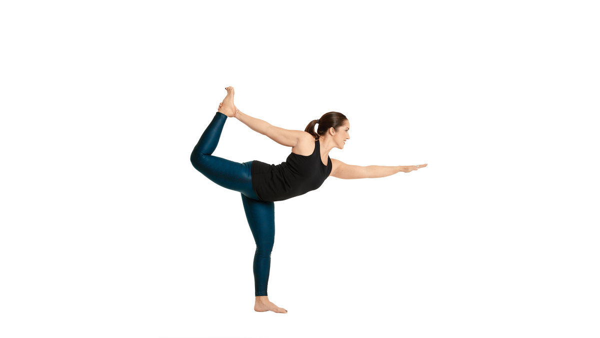  Dancer Pose (Natarajasana)